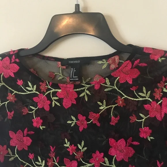 Forever 21 Sheer Top w/Flower Embroided motif. Small - Picture 2 of 2